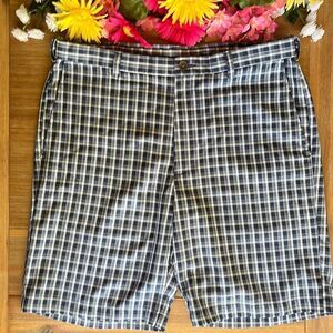 Men’s Haggar Cool 18 Pro Blue and White Checkered Golf Shorts Size 36